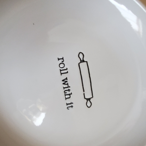 Pier 1  APPETIZER PLATES SET OF 4 NWT. 6IN. - Picture 6 of 9